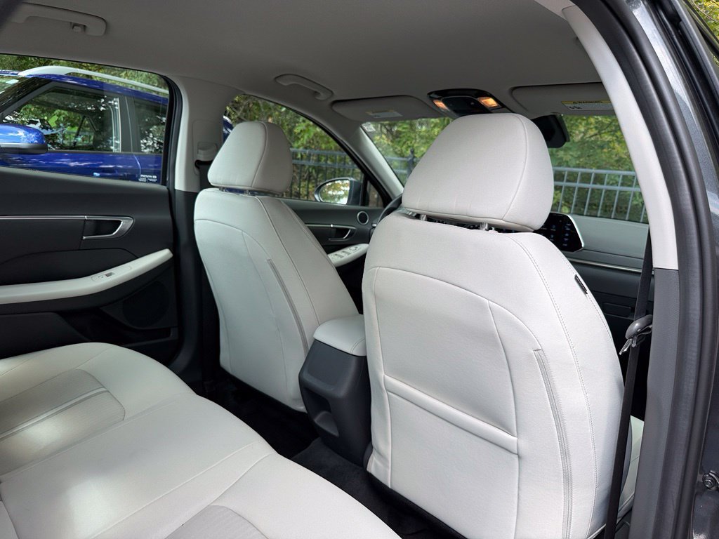Certified 2023 Hyundai Sonata SEL w/ Preferred Accessory Package FWD image 38