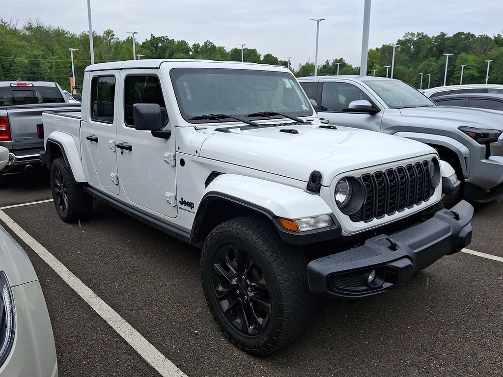 Used 2024 Jeep Gladiator Sport AWD/4WD image 4