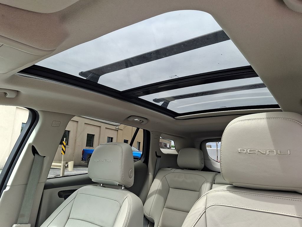 Used 2018 GMC Terrain Denali w/ LPO, 'HIT The Road' Package AWD/4WD image 15