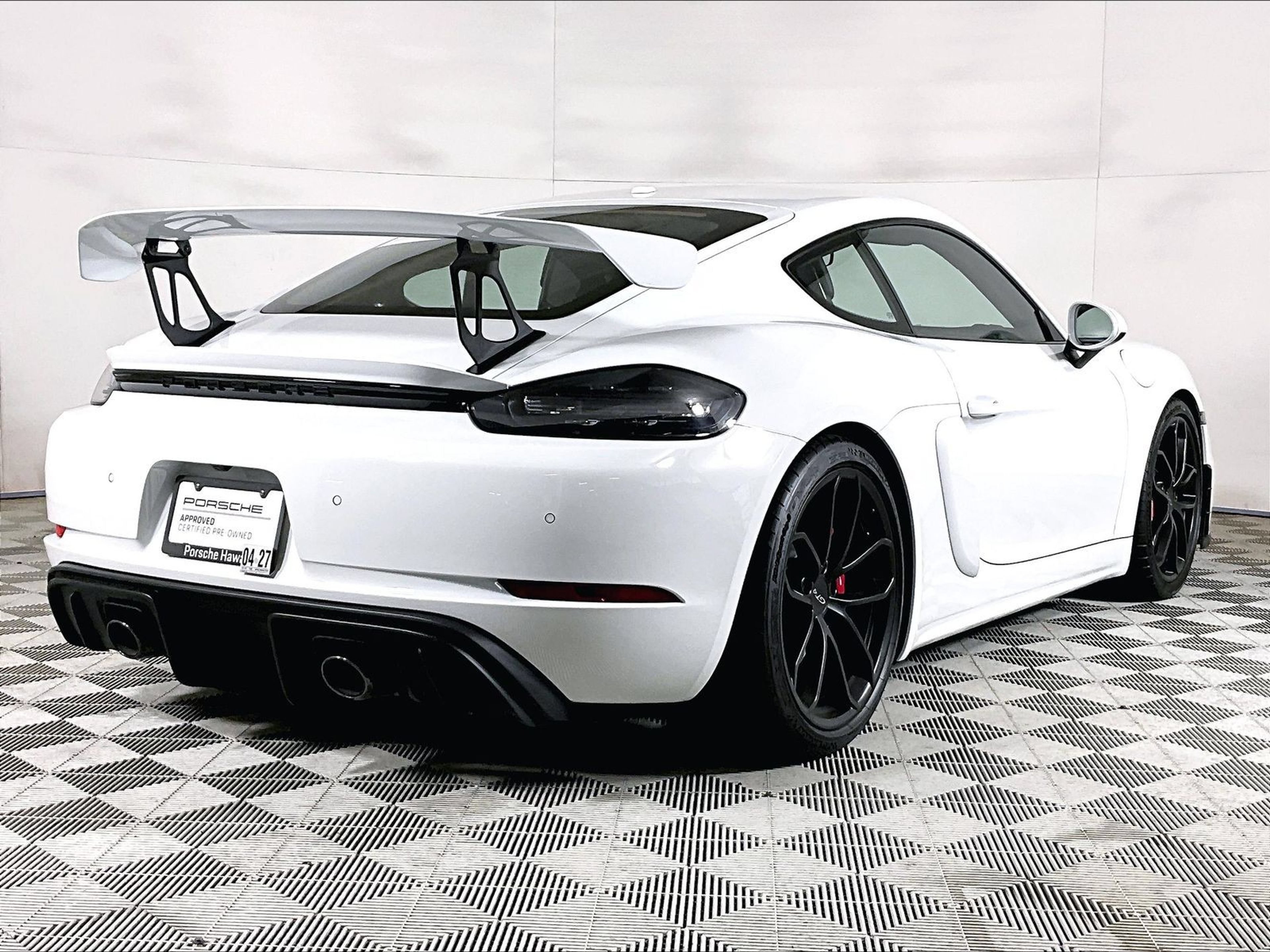 Certified 2022 Porsche 718 Cayman GT4 RWD image 9