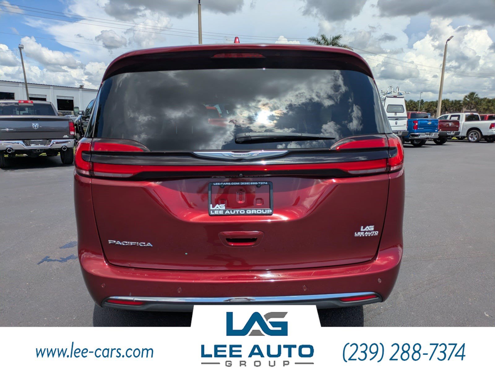 Used 2021 Chrysler Pacifica Touring-L FWD image 4
