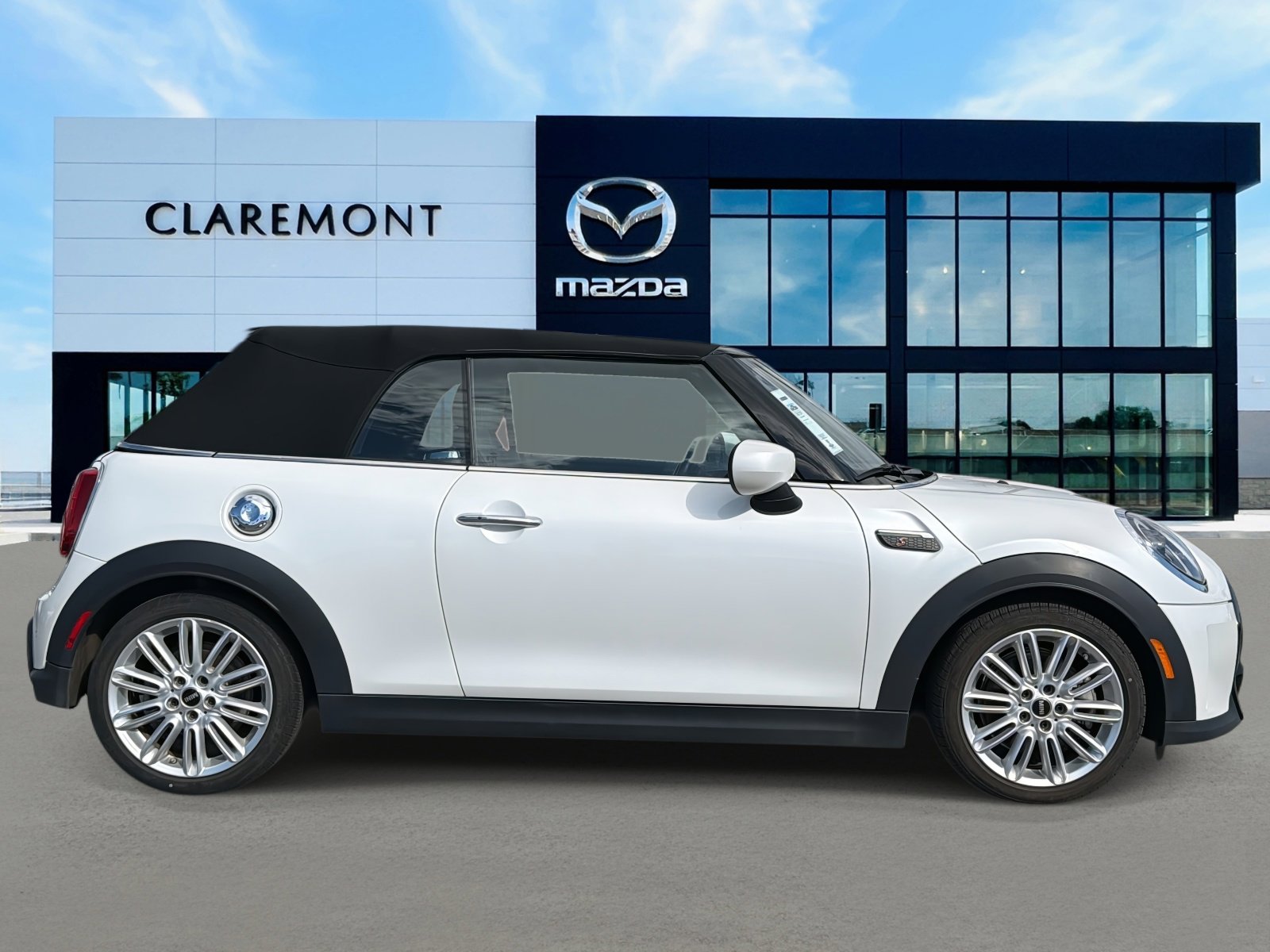 Used 2024 MINI Cooper S image 4