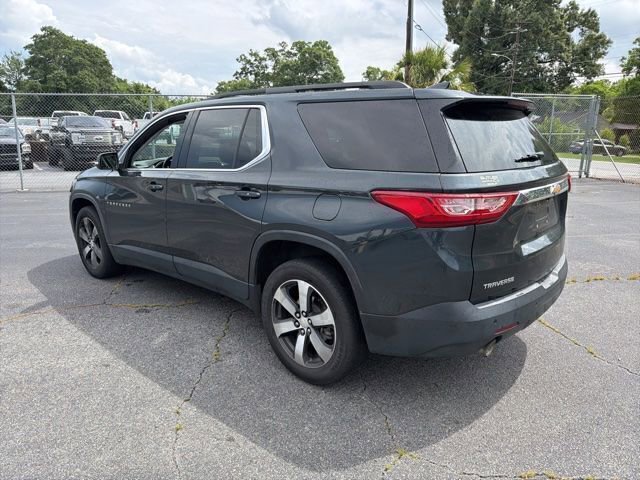 Used 2021 Chevrolet Traverse LT w/ LT Premium Package FWD image 2