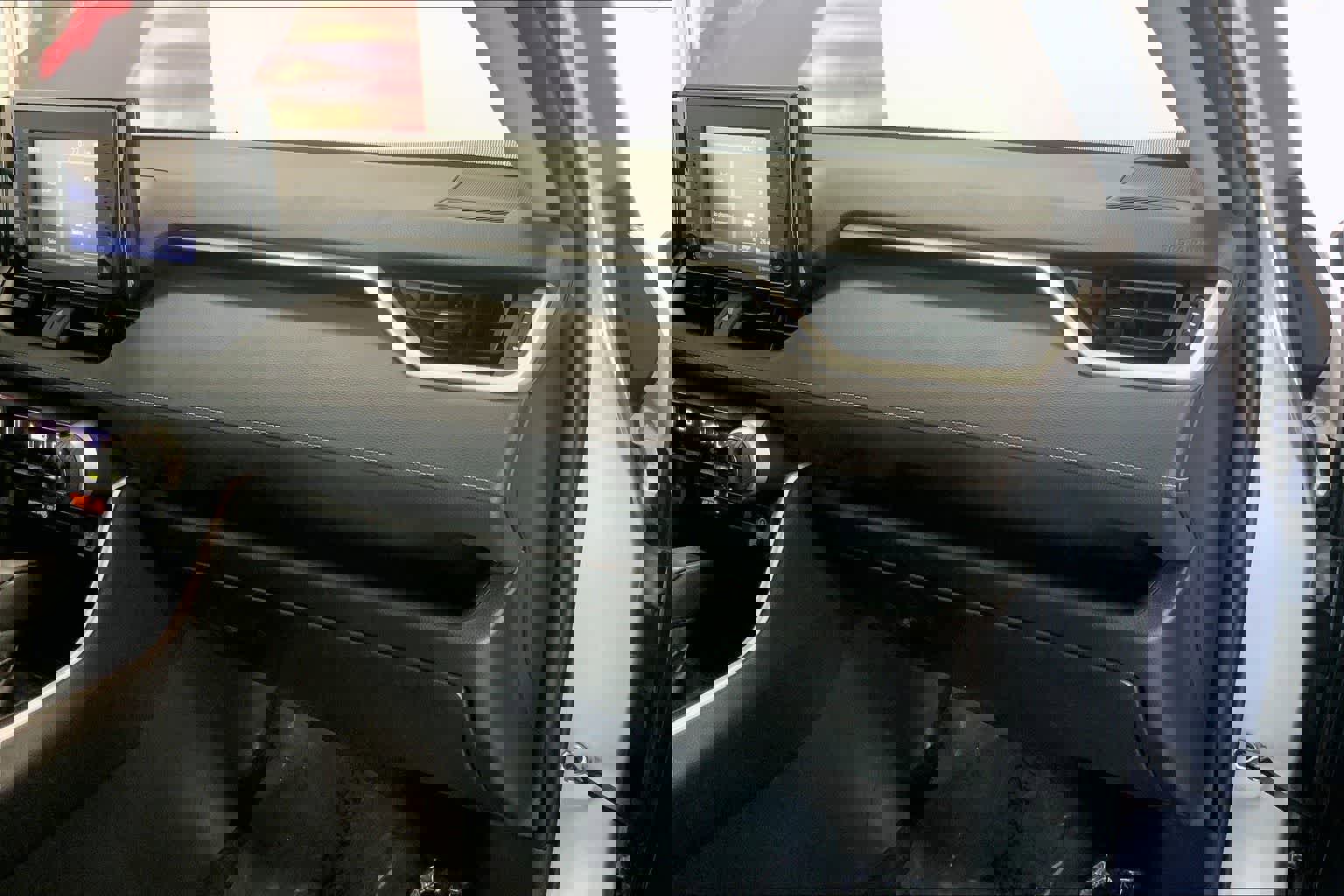 Used 2022 Toyota RAV4 XLE image 21