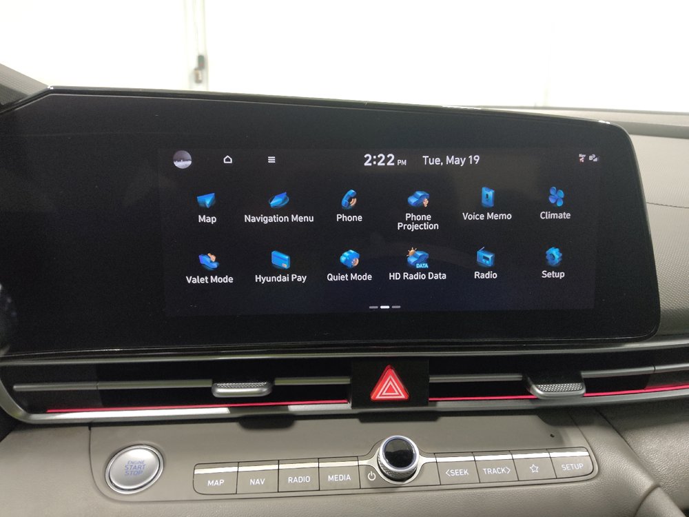 Used 2024 Hyundai Elantra SEL FWD image 25