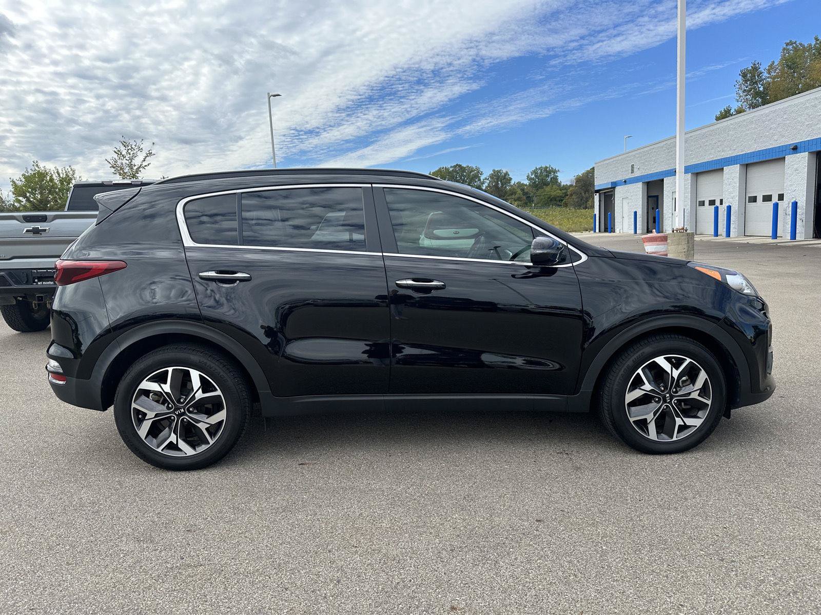Used 2021 Kia Sportage EX w/ EX Technology Package FWD image 4