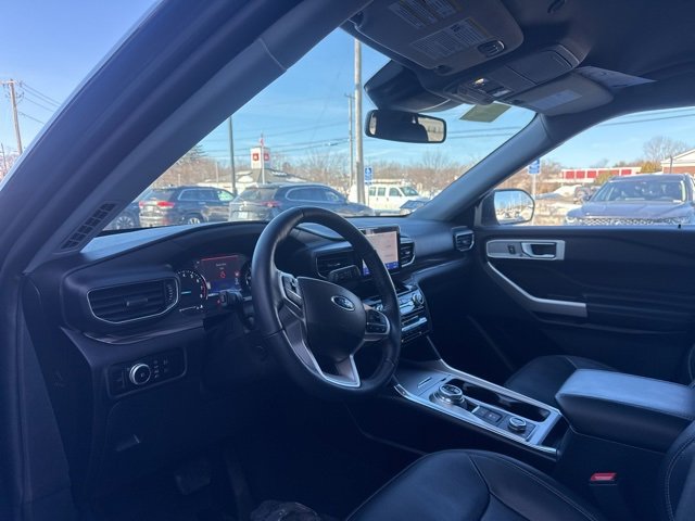 Used 2022 Ford Explorer Limited w/ Equipment Group 301A image 9