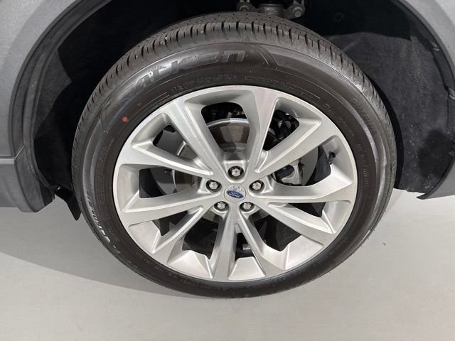 Used 2022 Ford Explorer Platinum w/ Equipment Group 601A AWD/4WD image 7