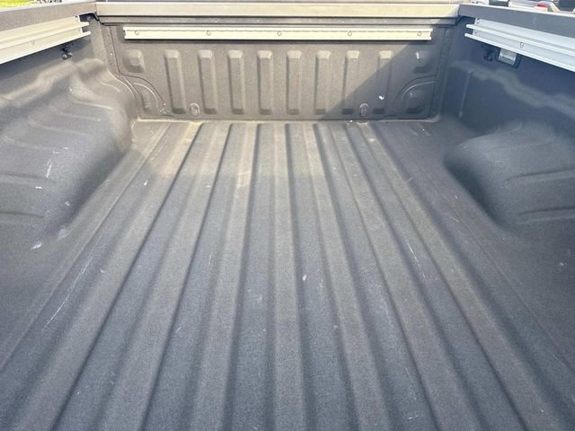 Used 2024 Nissan Frontier SV w/ Technology Package RWD image 12