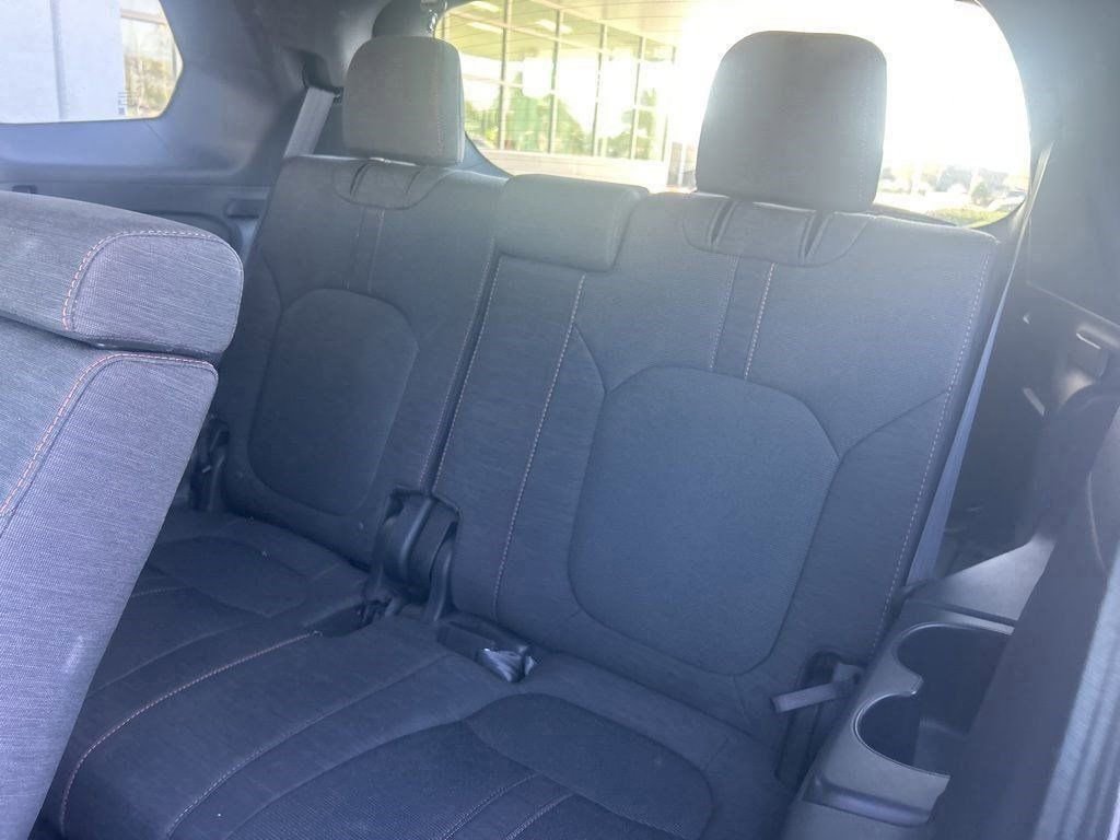 Certified 2025 Honda Pilot Sport image 10