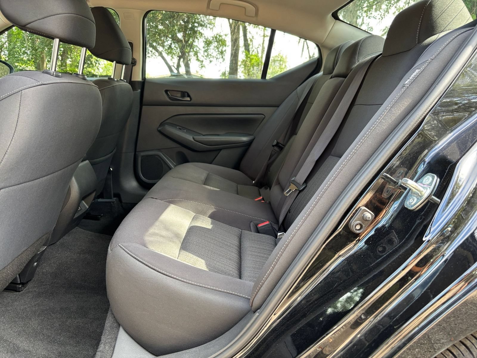 Used 2025 Nissan Altima 2.5 SV FWD image 36