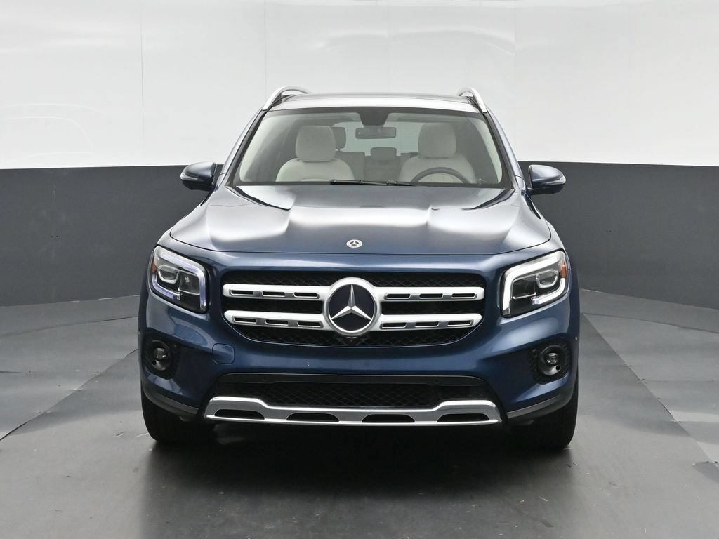 Used 2022 Mercedes-Benz GLB 250 4MATIC image 2