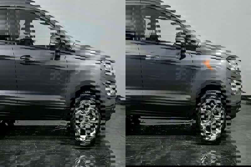 Used 2021 Ford EcoSport SE w/ SE Convenience Package image 12