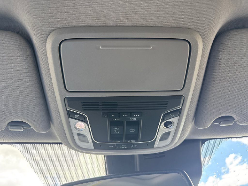Used 2017 Honda Pilot Elite image 26