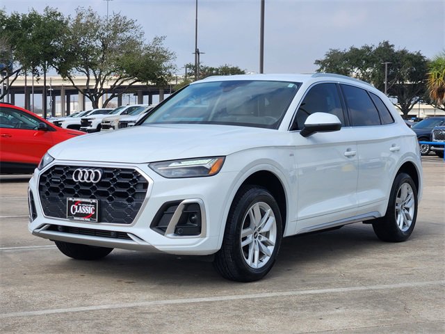 Used 2022 Audi Q5 2.0T Premium w/ Convenience Package image 3