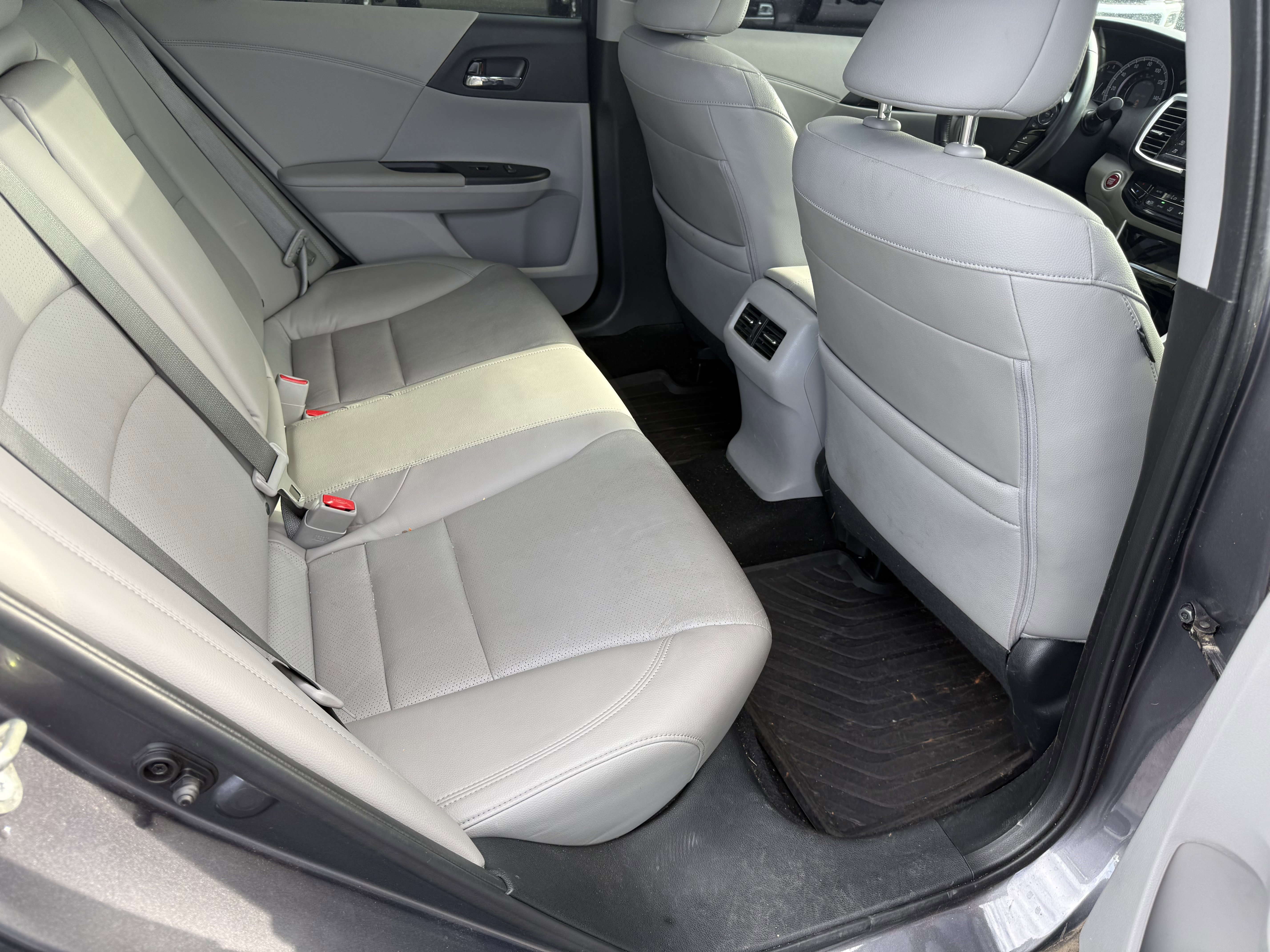 Used 2017 Honda Accord Touring image 11