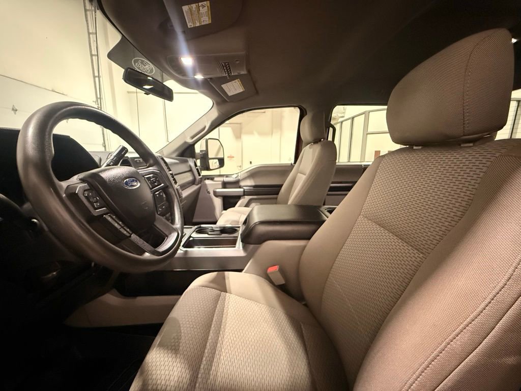 Used 2019 Ford F250 XLT w/ XLT Premium Package AWD/4WD image 17