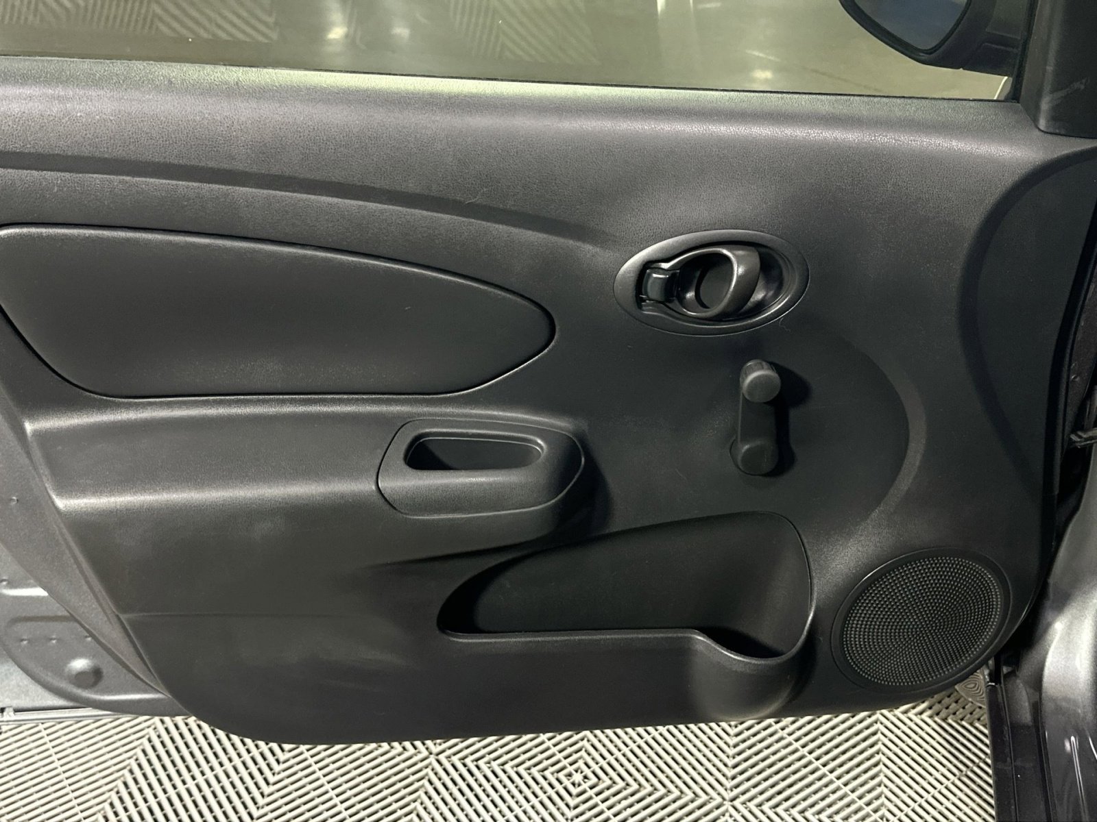 Used 2017 Nissan Versa S Plus image 15