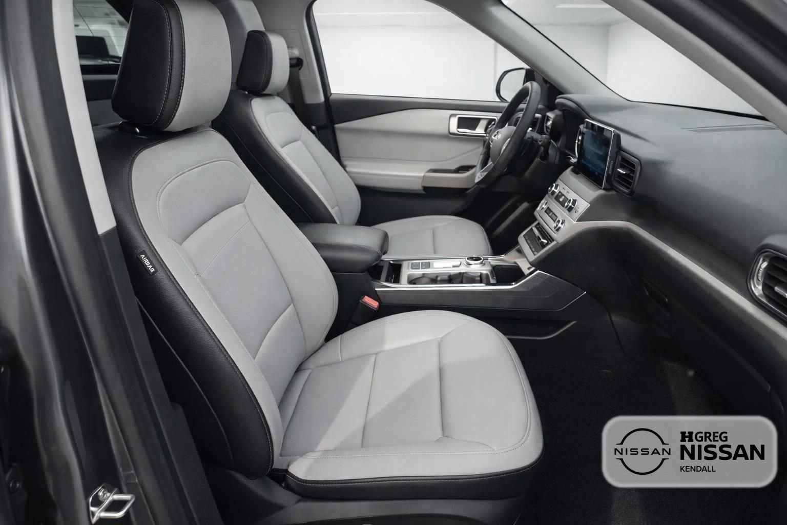 Used 2021 Ford Explorer XLT w/ Equipment Group 202A image 10