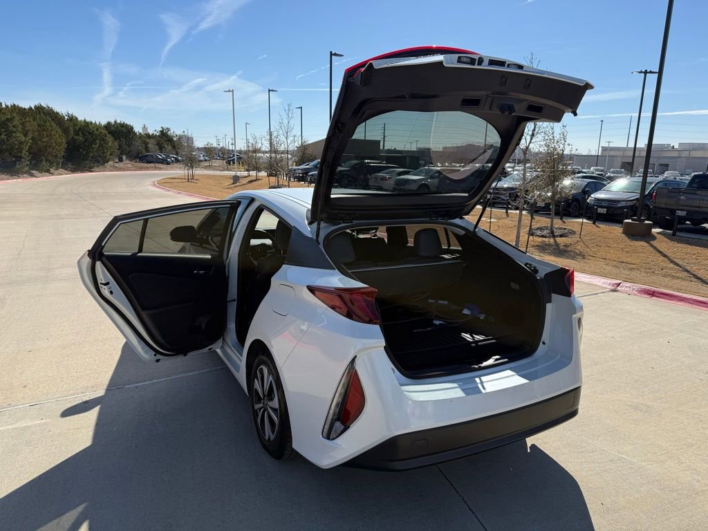 Used 2018 Toyota Prius Prime Premium image 24