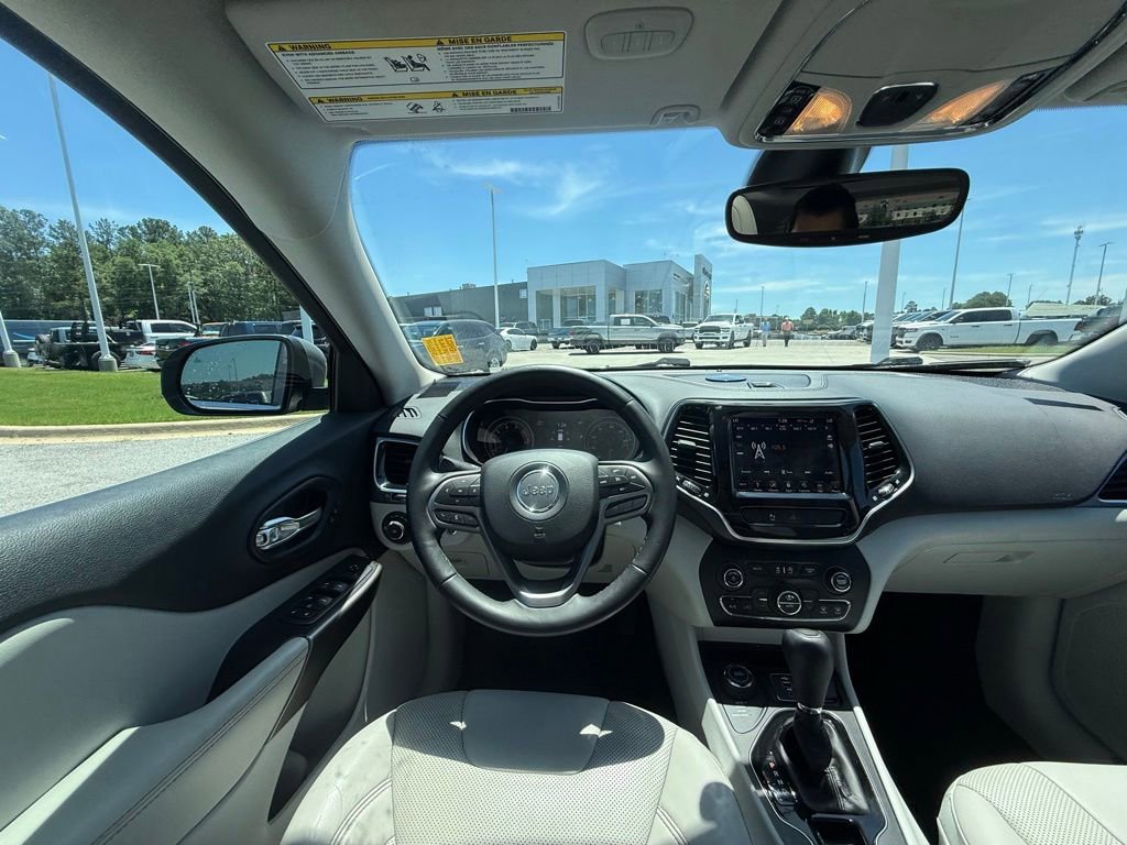 Used 2019 Jeep Cherokee Limited w/ Luxury Group AWD/4WD image 8