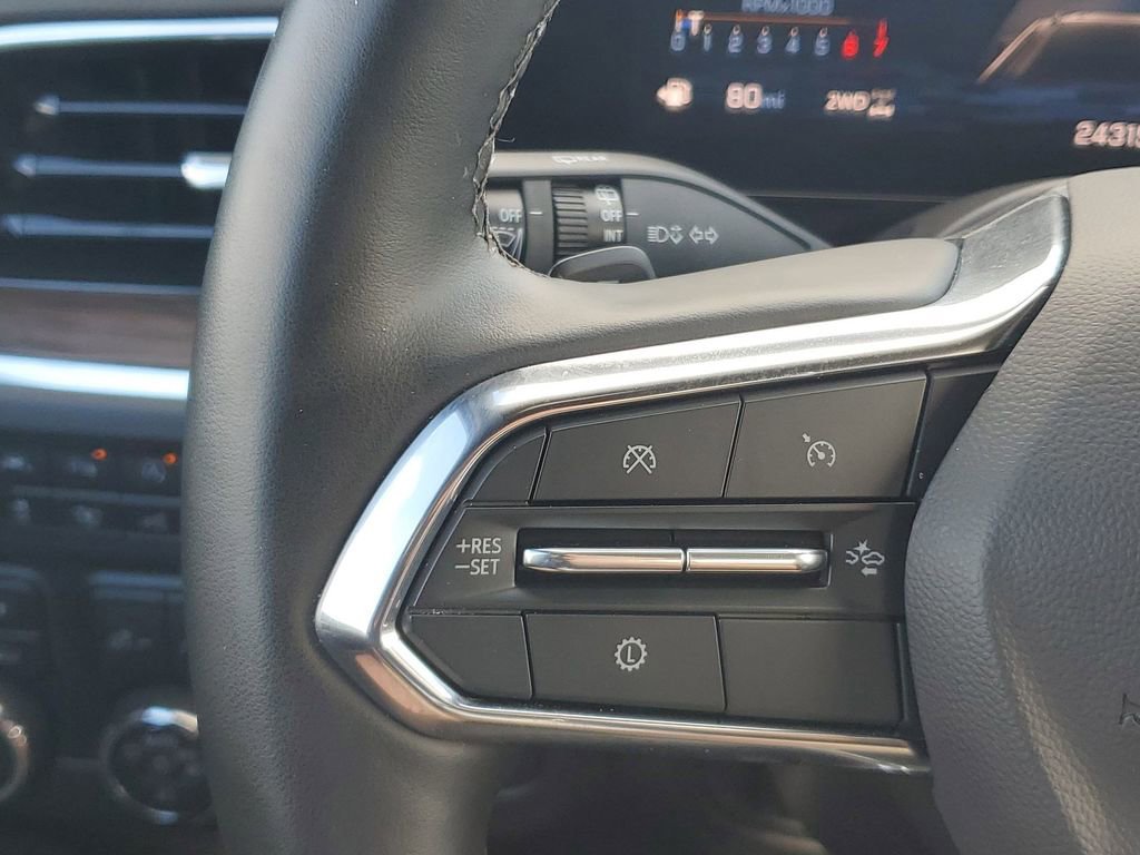 Certified 2025 Chevrolet Suburban Premier image 35