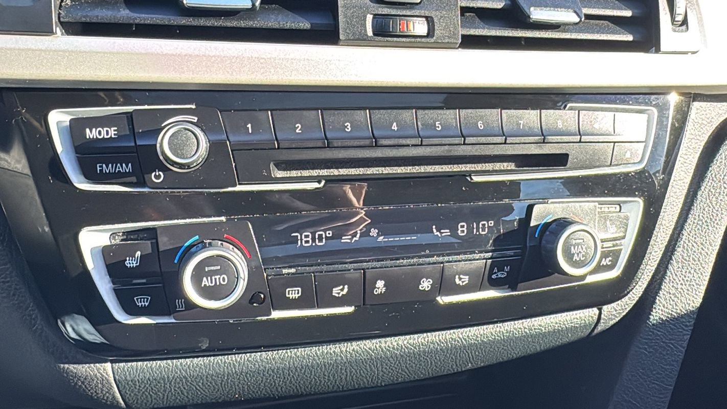 Used 2018 BMW 320i xDrive Sedan image 24