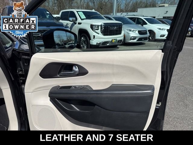 Used 2024 Chrysler Pacifica Touring-L FWD image 26