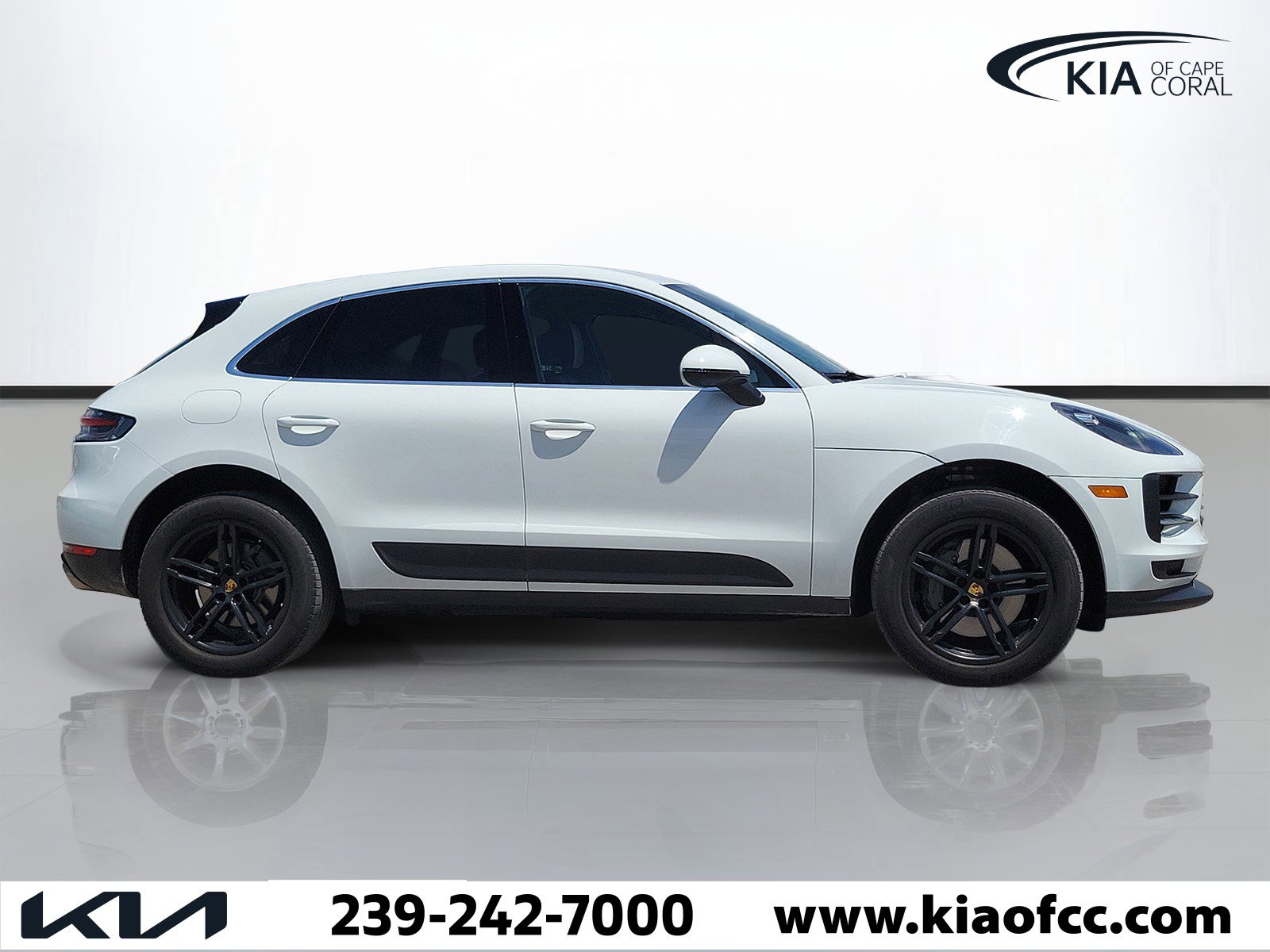 Used 2021 Porsche Macan S AWD/4WD image 2