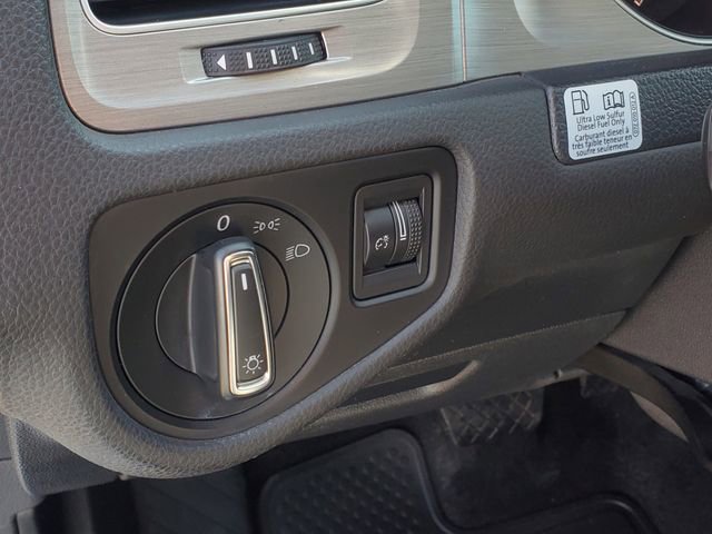 Used 2015 Volkswagen Golf TDI S FWD image 10