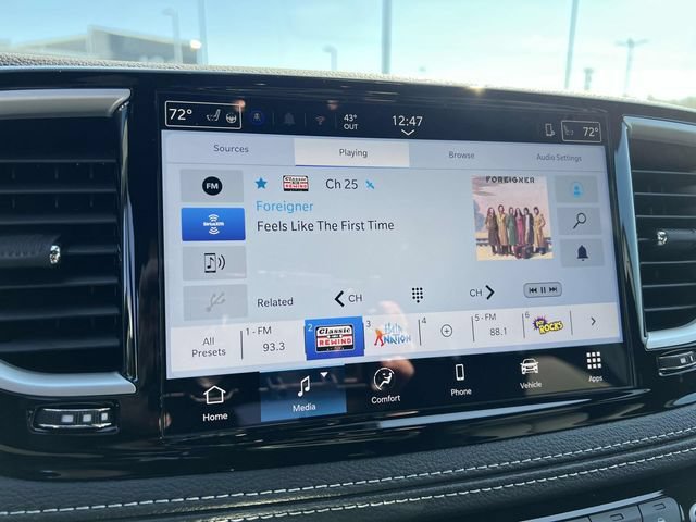 New 2025 Chrysler Pacifica Select FWD image 19