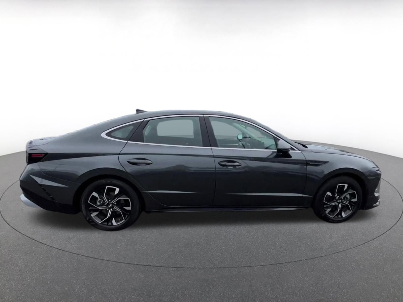 Used 2025 Hyundai Sonata SEL image 16