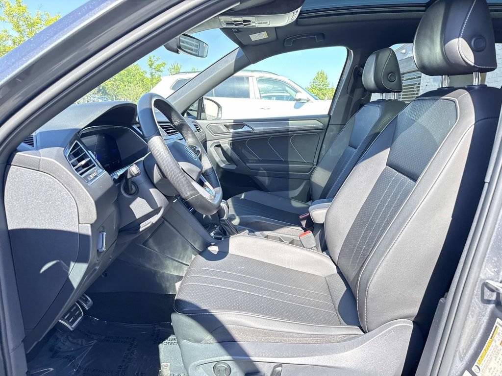 Used 2023 Volkswagen Tiguan SE R-Line FWD image 10