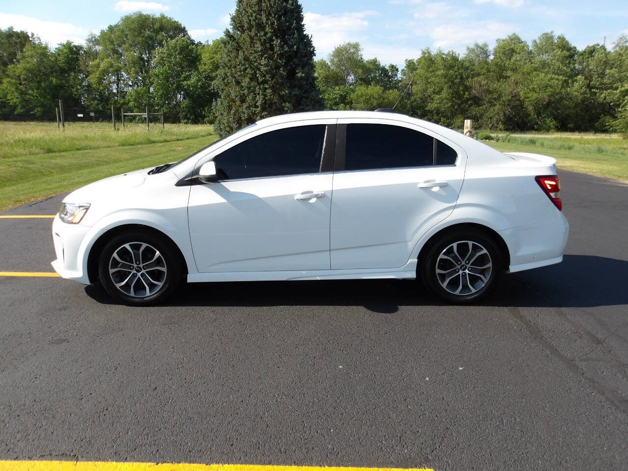Used 2019 Chevrolet Sonic LT w/ Convenience Package FWD image 13