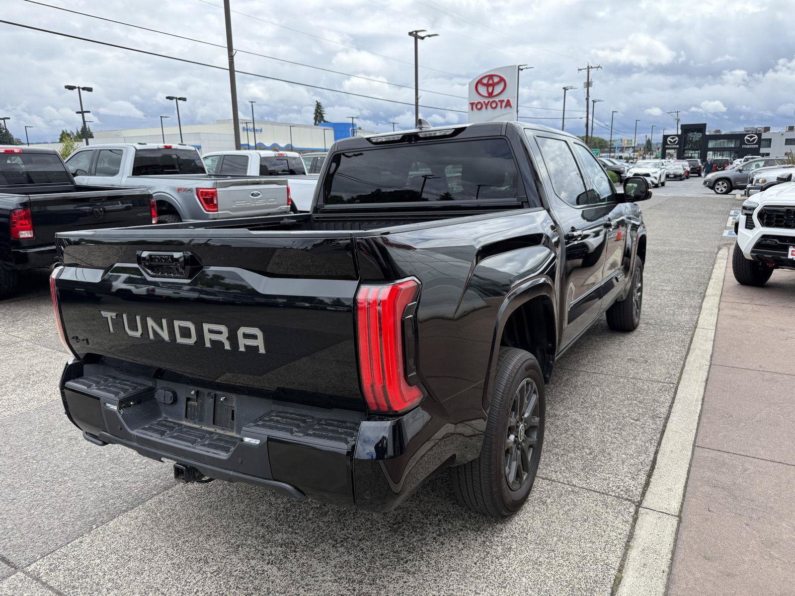 Used 2024 Toyota Tundra Platinum AWD/4WD image 5