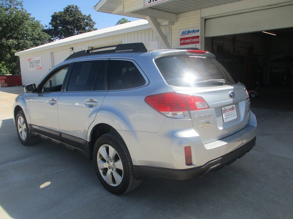 Used 2012 Subaru Outback 2.5i Premium w/ All-Weather Pkg AWD/4WD image 13