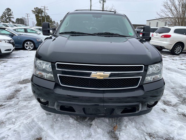 Used 2009 Chevrolet Suburban 2500 LT w/ Luxury Package image 3