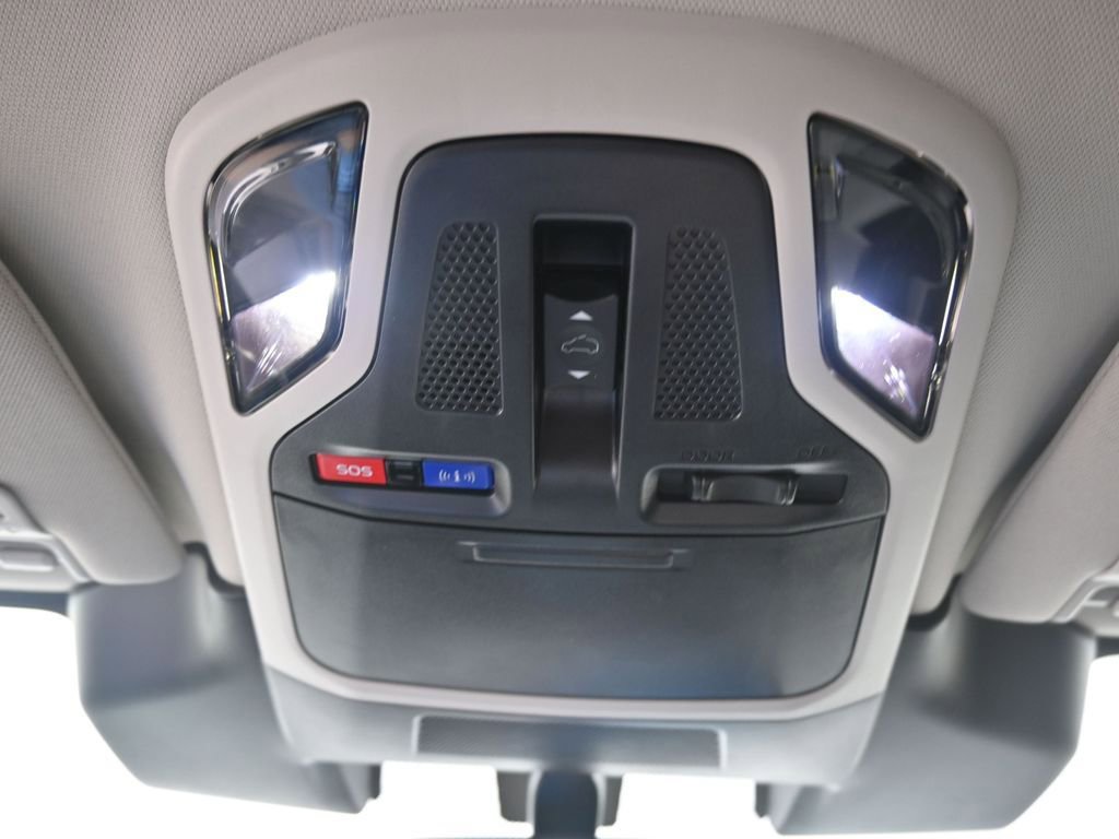 Used 2024 Subaru Outback Premium image 12