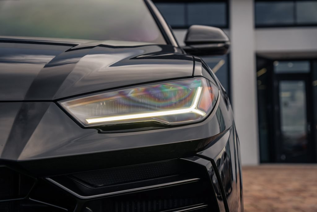 Used 2021 Lamborghini Urus AWD/4WD image 11