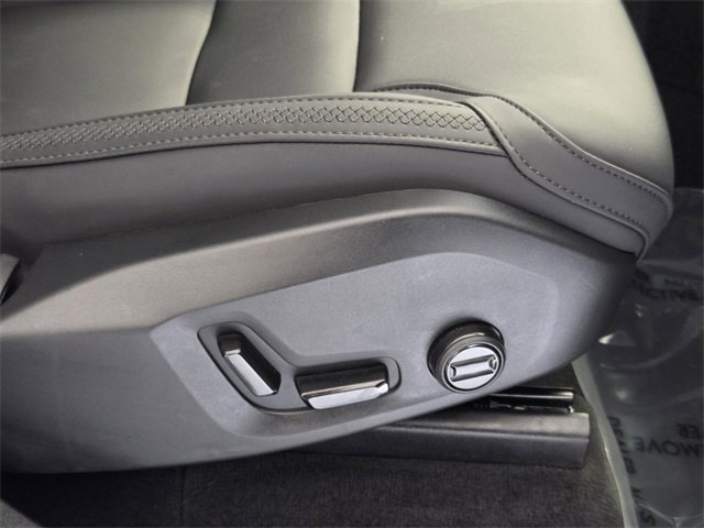 Certified 2025 Volvo XC90 B5 Plus image 25
