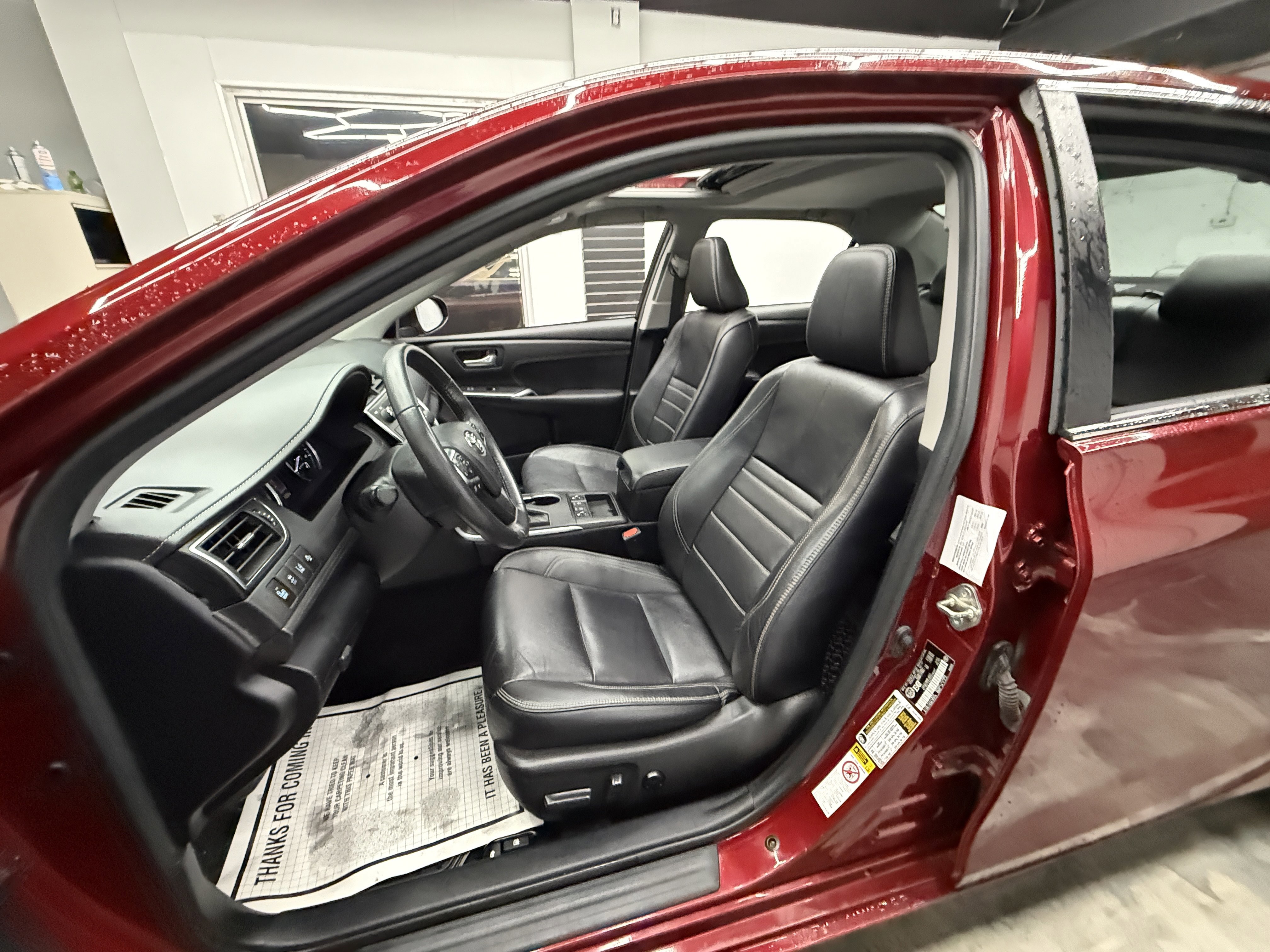 Used 2017 Toyota Camry XLE image 8