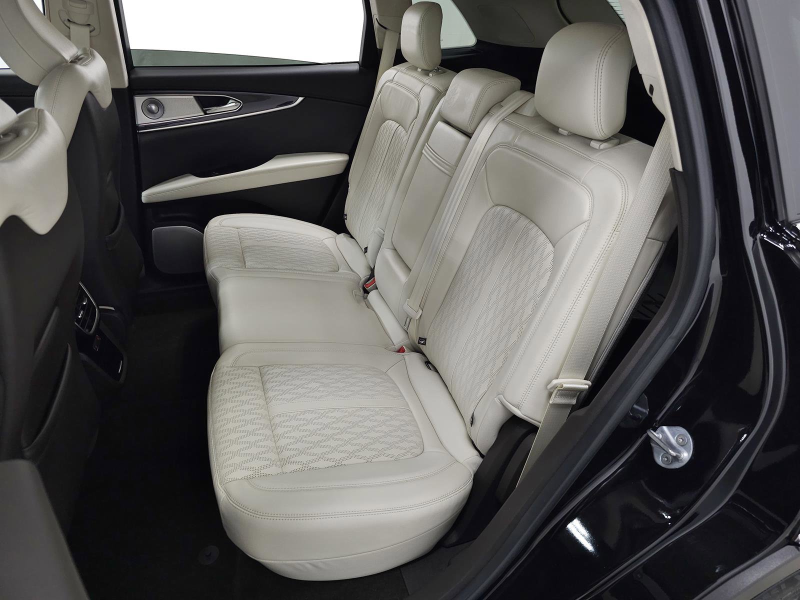 Used 2022 Lincoln Nautilus Black Label AWD/4WD image 35