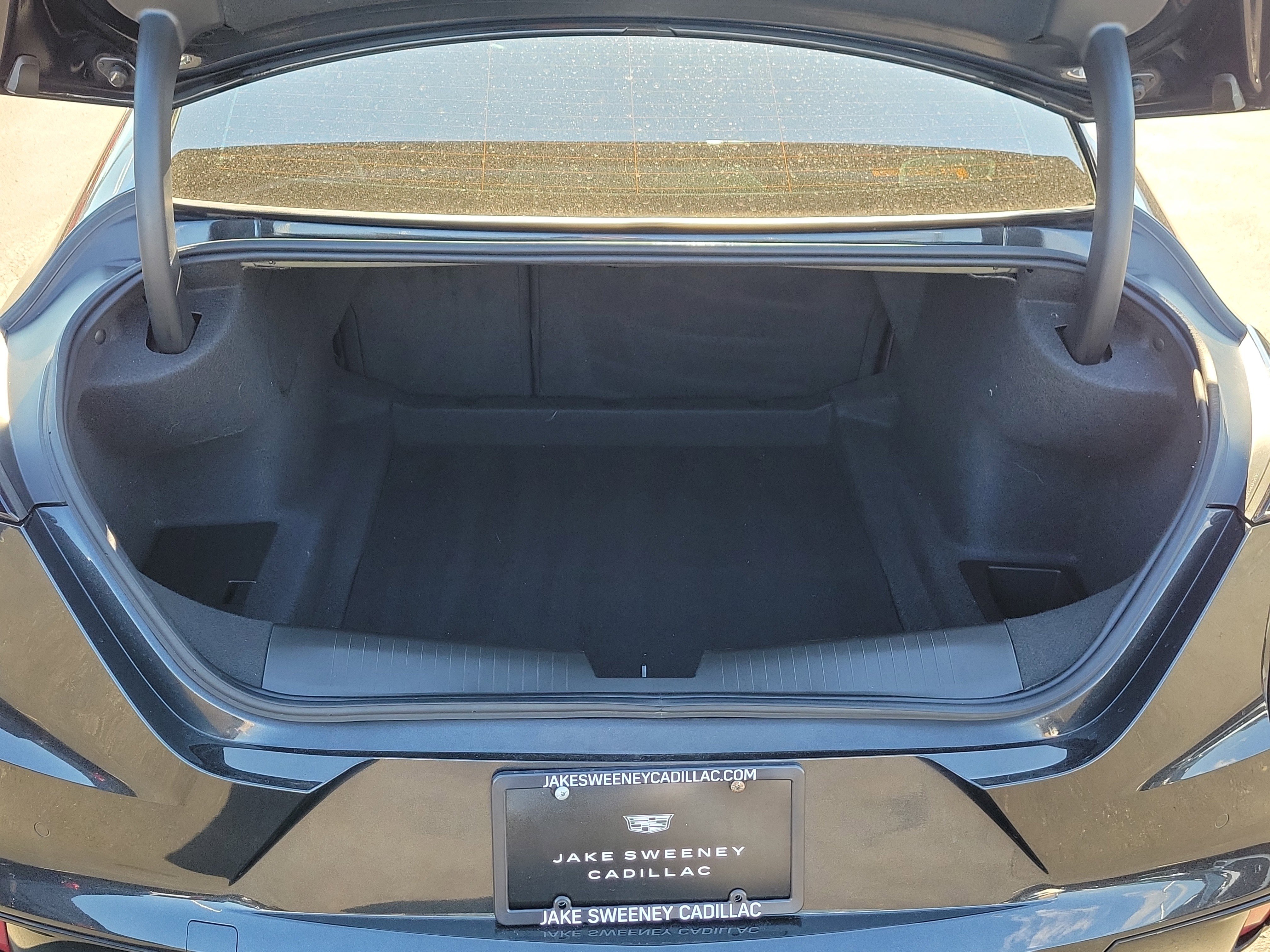 Used 2024 Cadillac CT4 V w/ Navigation Package image 9