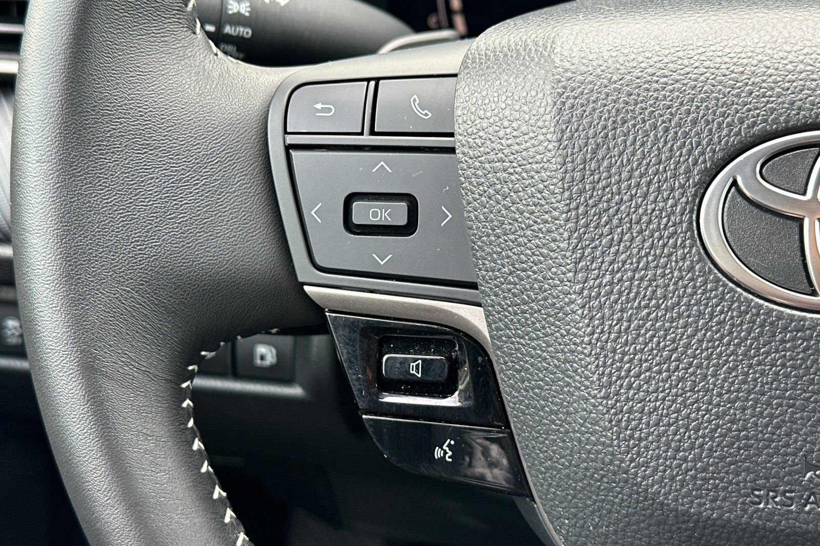 Certified 2025 Toyota Camry SE image 37