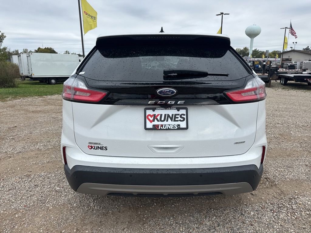 Used 2023 Ford Edge SEL image 12