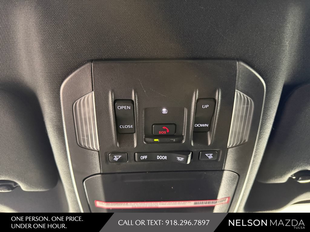 Used 2024 Toyota Highlander XSE FWD image 32