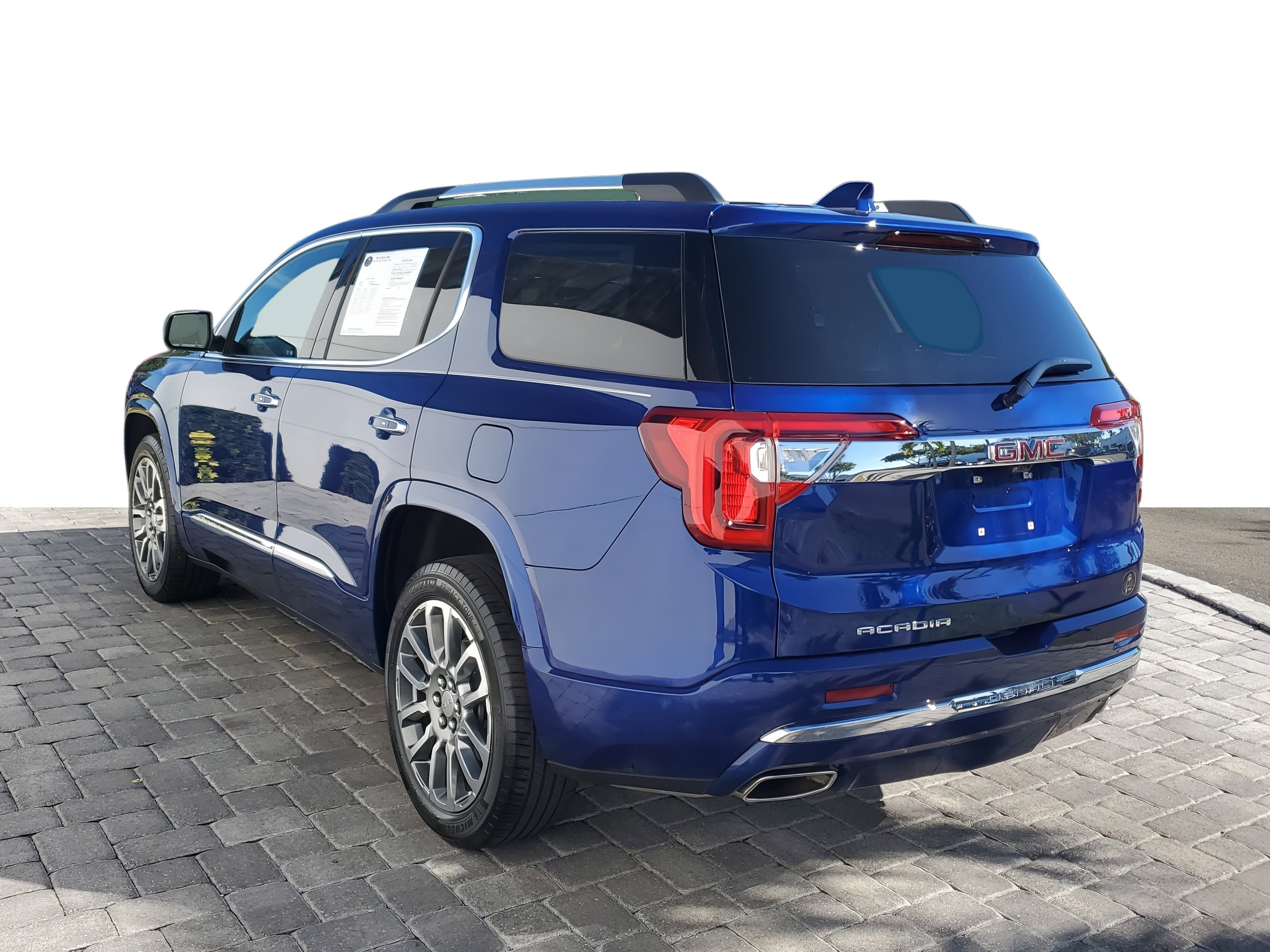 Used 2023 GMC Acadia Denali w/ Denali Ultimate Package image 3