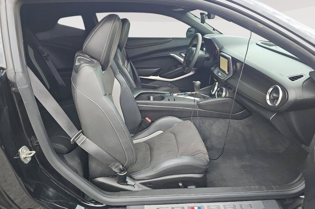 Used 2020 Chevrolet Camaro LT w/ 1LE Track Performance Package RWD image 11