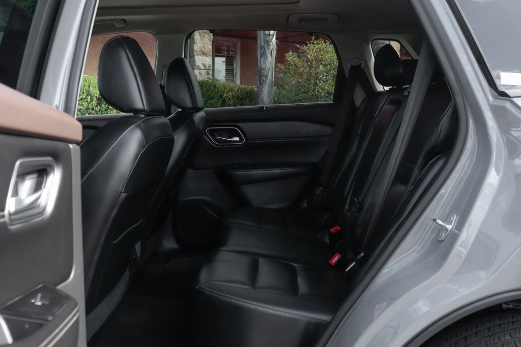 Used 2021 Nissan Rogue SL image 38