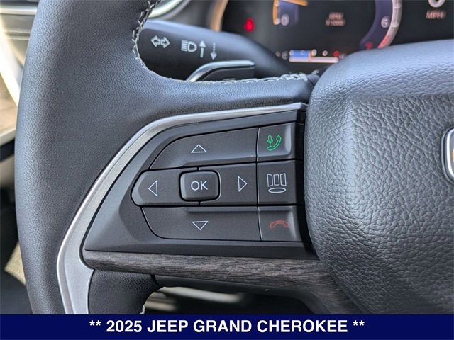 New 2025 Jeep Grand Cherokee Limited w/ Black Appearance Package image 19